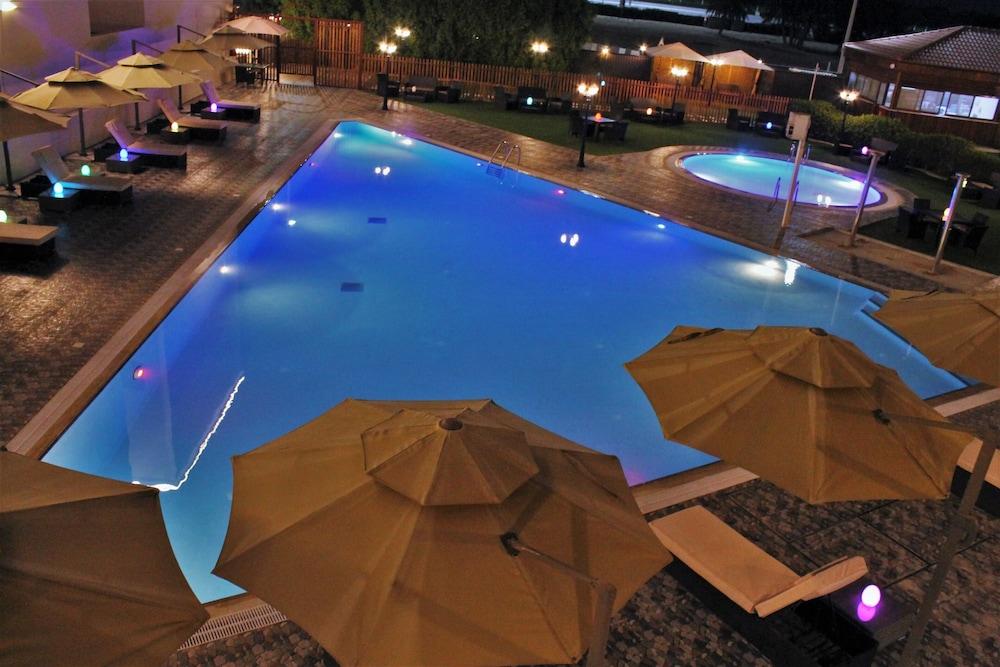 Villaggio Hotel Абу-Дабі Екстер'єр фото